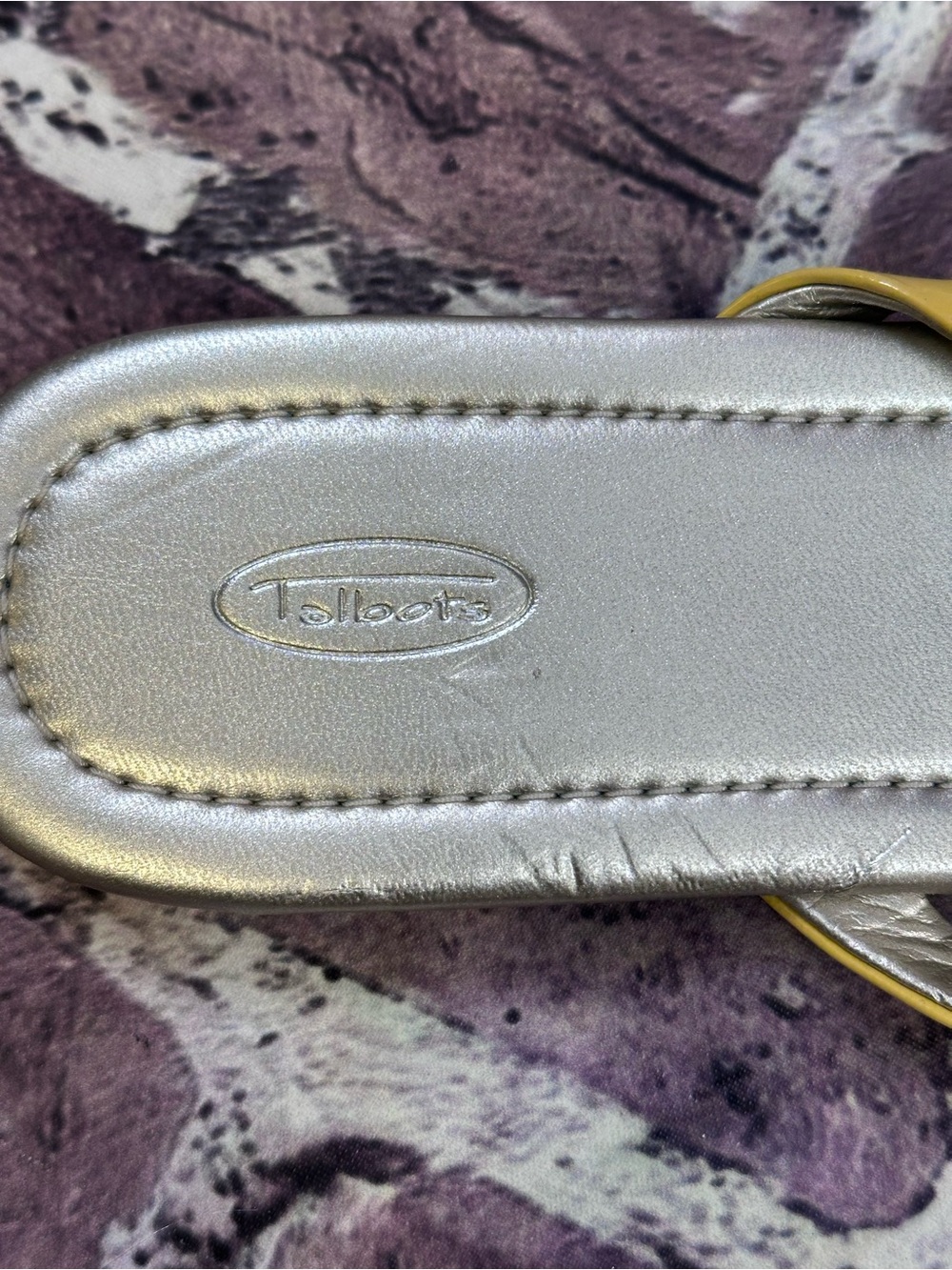 Talbots Metallic Gold & Yellow Flip Flop Sandals Women’s Size 9 Cool Girl - Picture 7 of 9